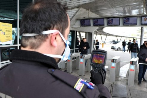 4 bin işçi “korona virüse” karşı termal kamerayla kontrol edilerek fabrikaya alınıyor