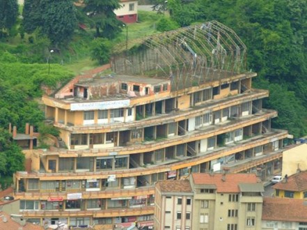 Aziz Nesinlik Bir İnşaat Öyküsü