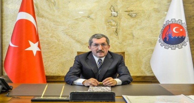 Başkan Vergili şehitleri andı