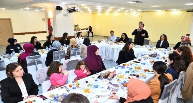 İl Emniyet Müdürü Tuğ, kadın personellerin gününü kutladı