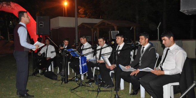 İlahi Programı Yenişehir Mahallesi ile Devam Etti