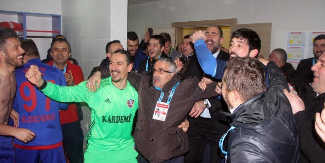 KARABÜKSPOR’DA YÜZLER GÜLÜYOR