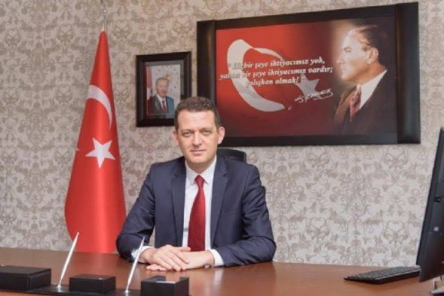 KAYMAKAM  DR.FATİH ÜRKMEZER’İN 1 MAYIS EMEK VE DAYANIŞMA GÜNÜ KUTLAMA MESAJI